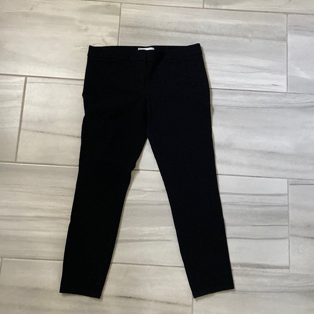 Gap ultra skinny ankle pants in black. Only worn once. In excellent condition